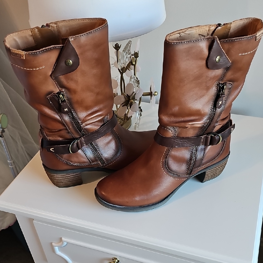 Pikolinos Leather Women's Boots
